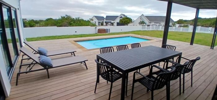 Links Golf Estate luxury 3 Bedroom home, St francisbay
