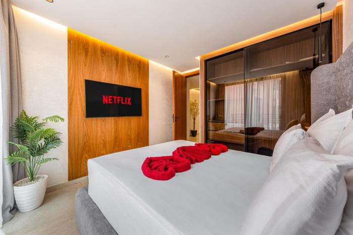 Luxury New Apart in heart of Gueliz Hivernage, Marrakech near restaurants and tourist attractions with stunning view