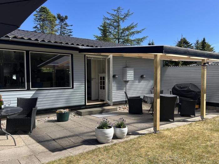 Holiday Home Bosse - from the sea by Interhome