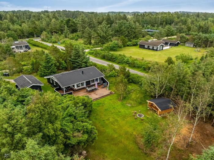 Holiday Home Anouk - 2km from the sea by Interhome