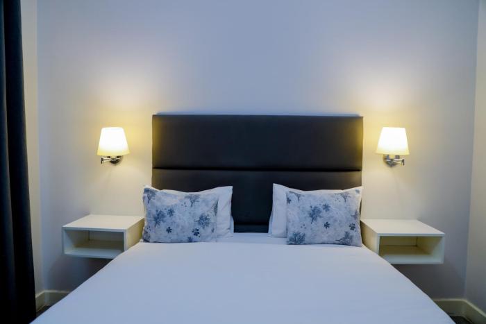 Greenwood Manor Hotel