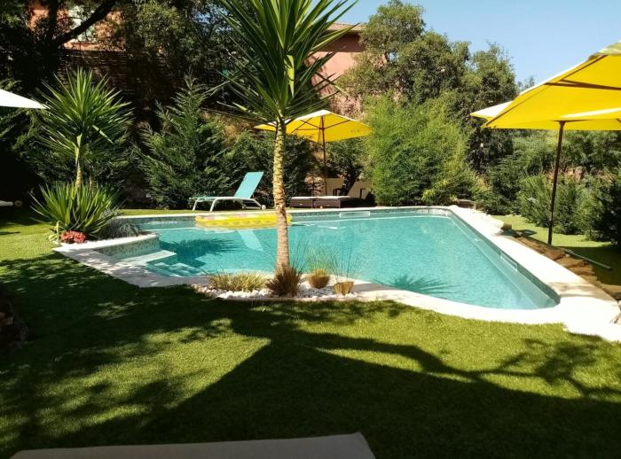 Chambre avec entrée indépendante-Jardin privé- 200m des plages