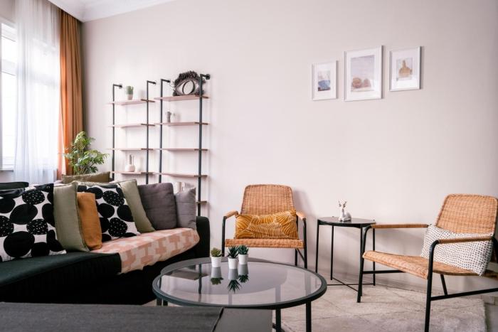 Stylish Flat w Balcony – 5 Mins from Taksim Square