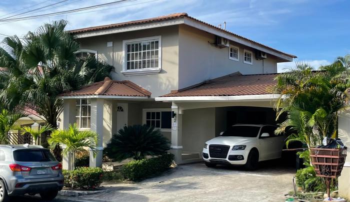 Apartamento Moderno en Villas del Golf de 2 habitaciones