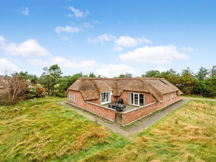 Holiday Home Hunved - from the sea by Interhome