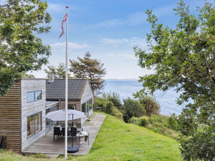 Holiday Home Alfhild - 30m from the sea by Interhome