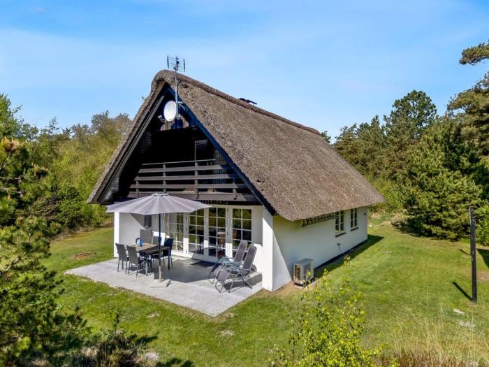 Holiday Home Einari - 1-2km from the sea by Interhome