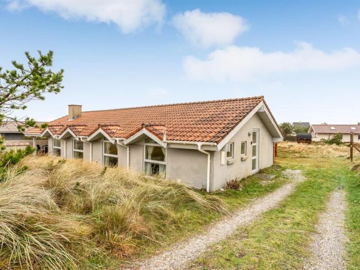 Holiday Home Annemone - 600m from the sea by Interhome