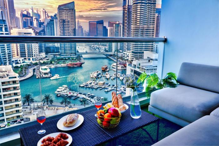 Barsana - Lavish 3BR Retreat - Marina & Sea Views