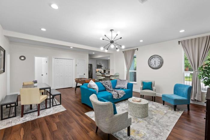 Gated Modern 2BR Duplex Near Med Center & Downtown