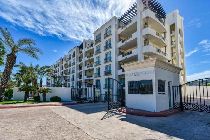 Puerta Cabos Village