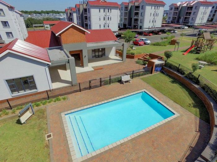 CLOSE TO SANDTON and The Airport