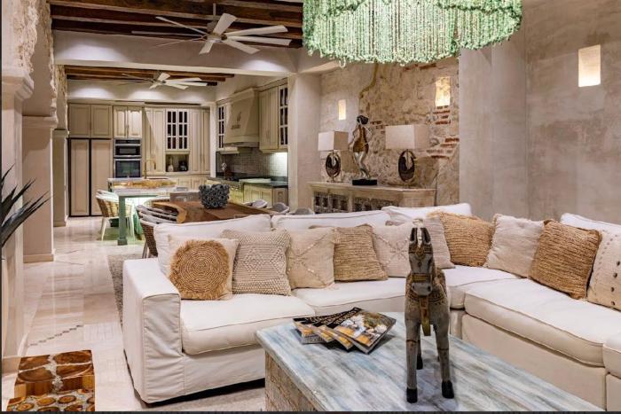 IsaLuna Luxury House