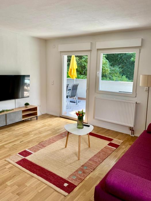 Erholung an den Wasserfällen - Ferienwohnung in Baden-Baden - Stilvolles Apartment mit Terrasse, Parkplatz & ruhiger Lage