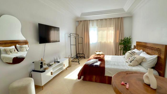 Charming City Retreat in Agdal- Walk to Al Barid stadium & Train