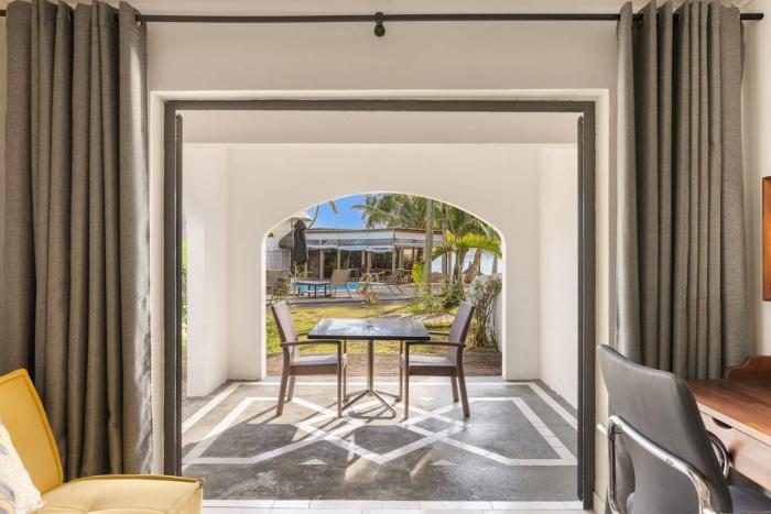 Grand Sahāna 2 - Digital Nomad Beachfront Studio - Work from Paradise