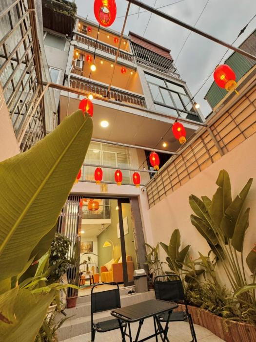 Ancient street view 5BR Balcony Hoan Kiem lake