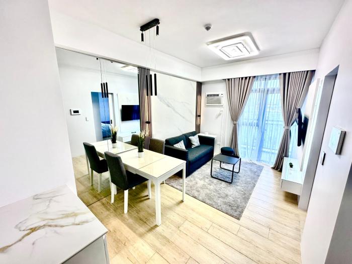 Stylish Luxe Apt in Gentry Manor