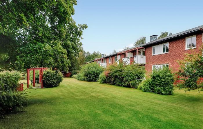 2 Bedroom Nice Apartment In Hyltebruk