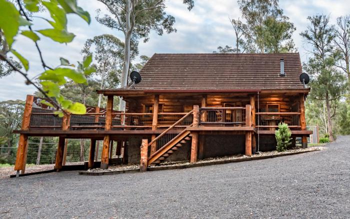 Amaruq Log Cabin