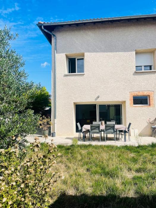"Les Pâturages" Chanas - Maison Entière proche A7, 2 Chambres, 4 Personnes, Jardin Privé, Piscine & BBQ