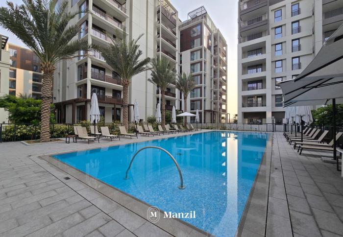 Waterfront 1BR Apartment in Creek Harbour near Downtown