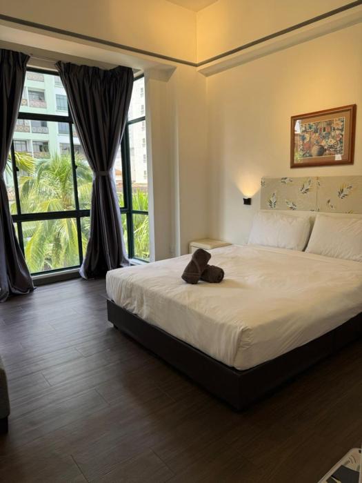 Costa Mahkota pool view 2 bedroom, 600mbps wifi, new matress Sept25