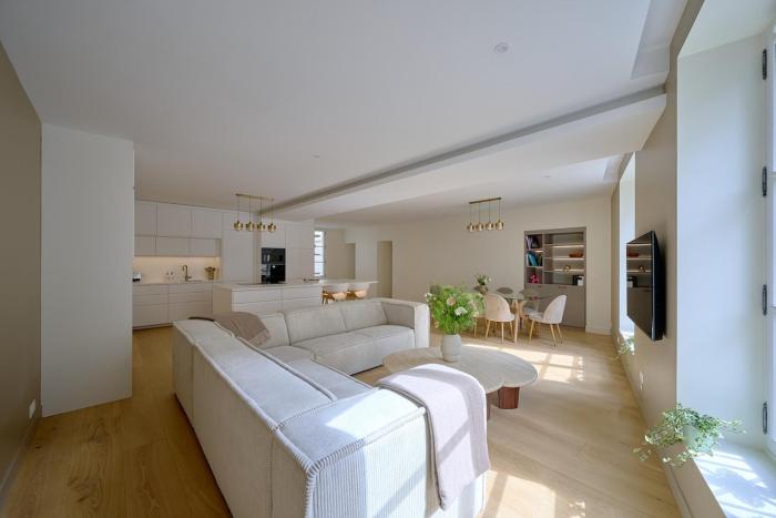 By Saint-Sulpice newly refurbished 4 BR apartment