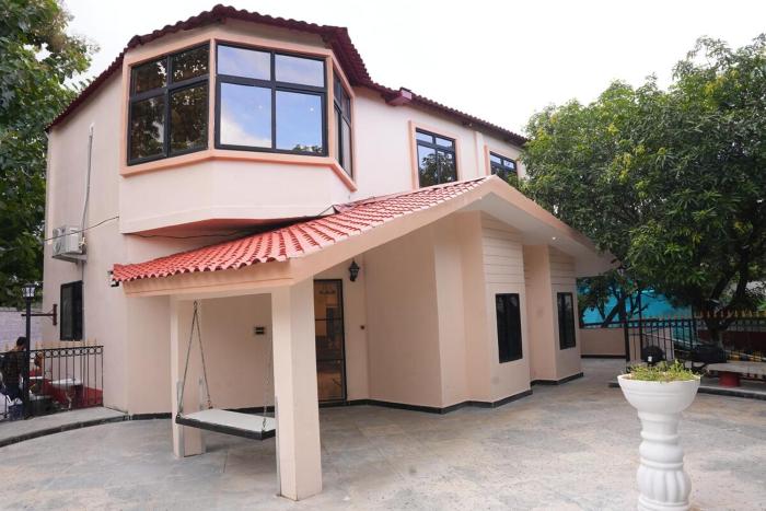 RahTaj Luxury Farm House