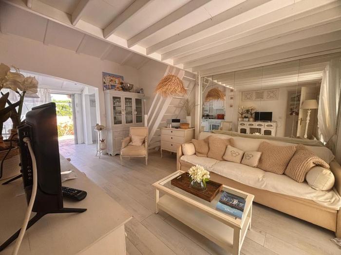 Charmant Mazet, plage à pied