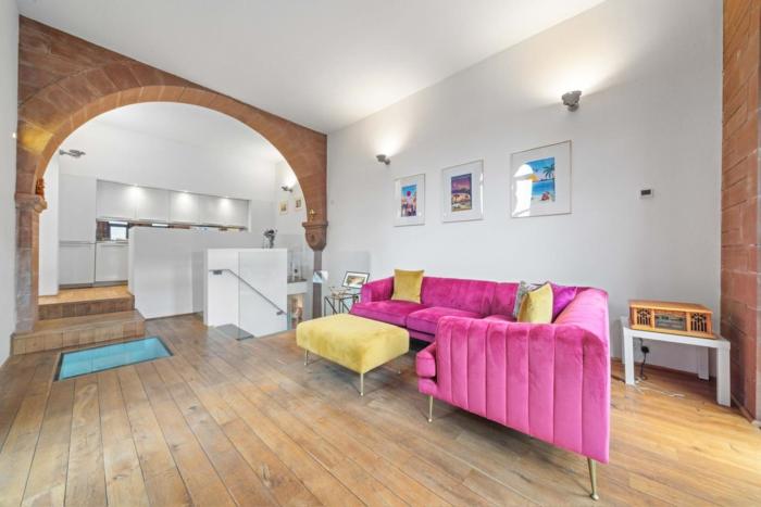 Unique 1 Bedroom Near West End