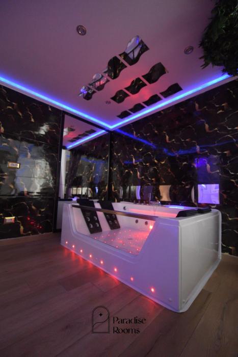 Paradise Rooms Suite