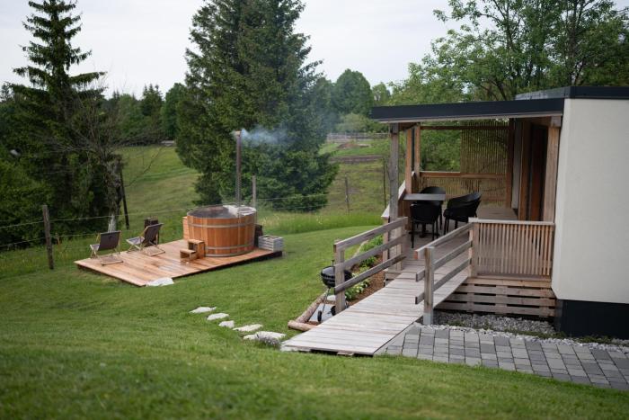 Nature Getaway with Wooden Soaking Hot Tub
