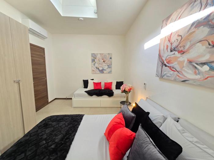 Raymihome Dante 2-Parking Privato