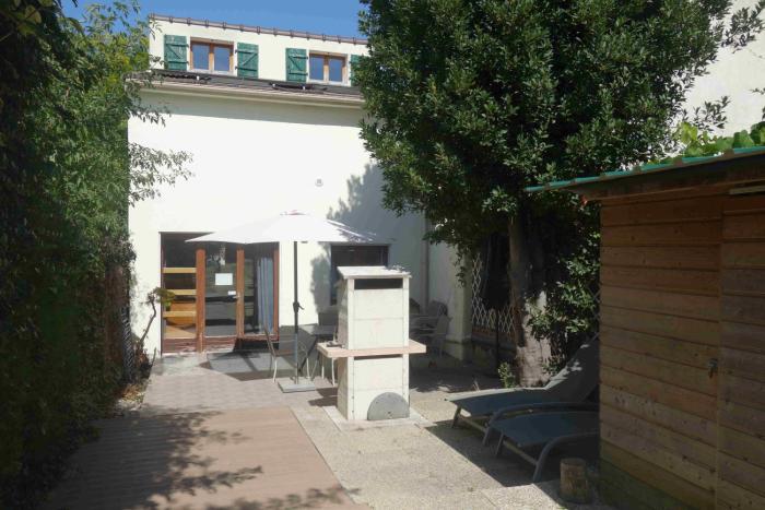 Maison de charme avec jardin à 10mn de Paris