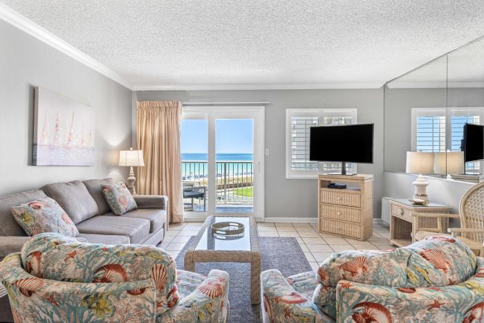 Holiday Surf and Racquet Unit 416