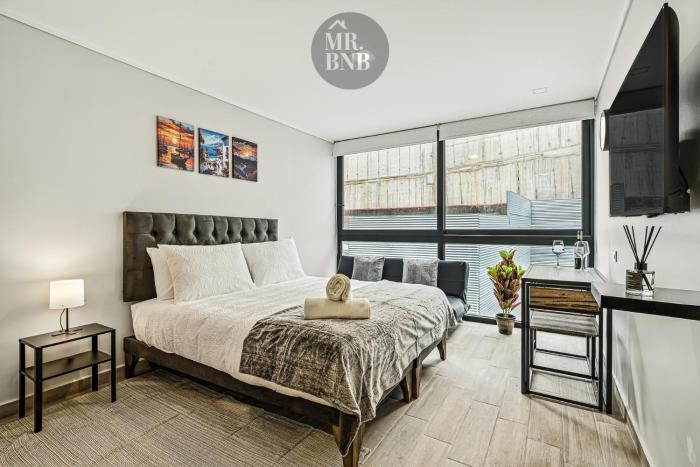 Serrano Studios by Mr BnB