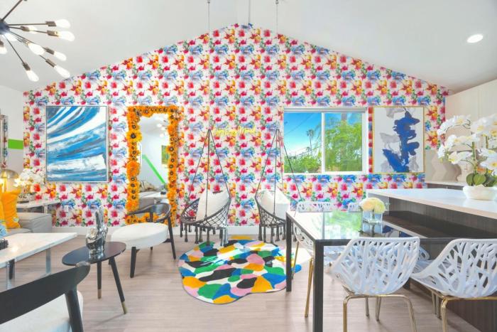 C- Vibrant and Glam NoHo Pad near U-Studios and H-Sign