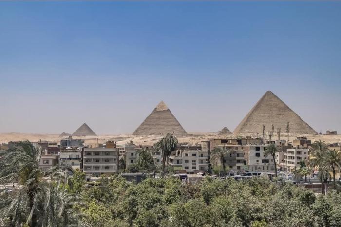 Royal night pyramids