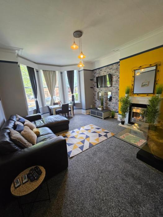 Charming - Free Parking - Sleeps 6 - M20-FolkestoneCentralStation