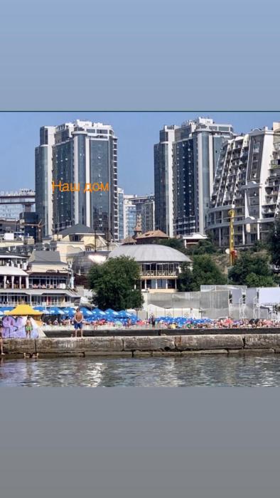 Двухкомнатная с видом на море