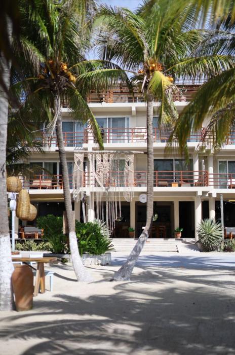 Noah Beach Hotel & Suites