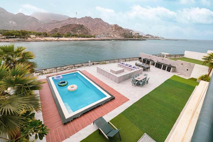 The Wave Villa - Al Dana Island Fujairah