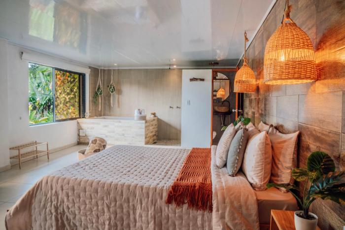 Cabañas con jacuzzi y chimenea - Casa Floral, Marinilla
