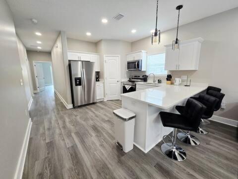 A Stylish Newly Modern Duplex Near Downtown Pensacola