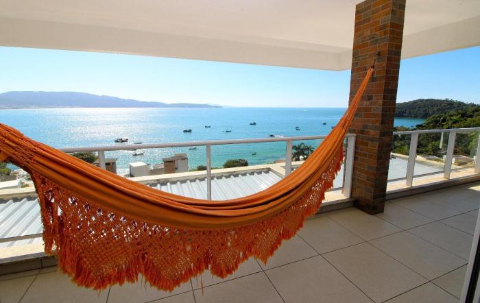 Flat Vista para o Mar e Piscina em Bombinhas 1082