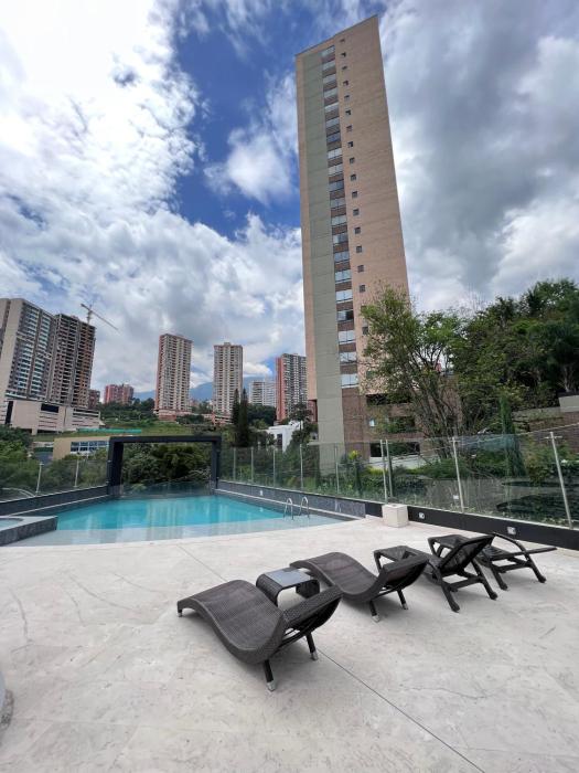 Huge Apartment for families at Poblado