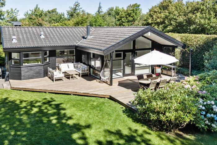 Classic Nordic Style At The Beach