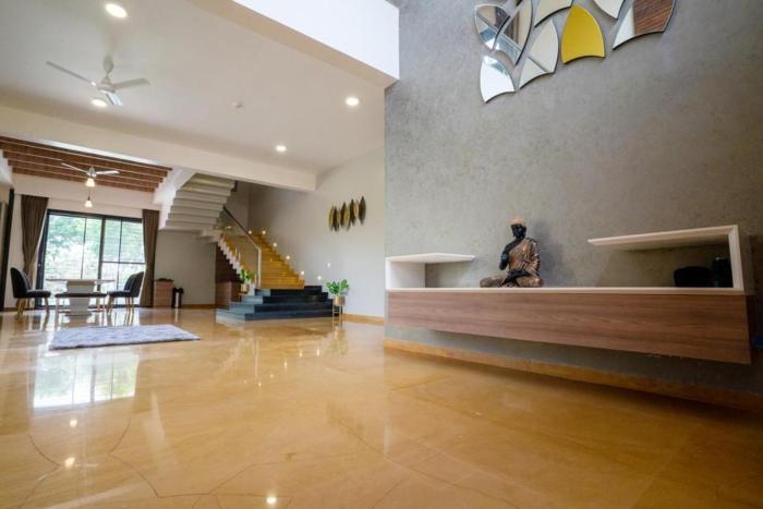 RARE sKY - 5 Bedroom villa with pool