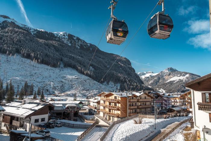 B&B Family Accommodation Canazei SKI-IN SKI-OUT